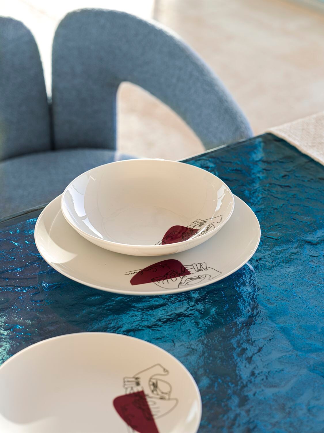 CASSINA SET OF 2 SERVICE PRUNIER PLATES 