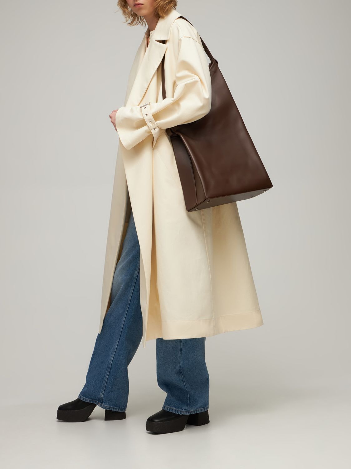 Sway Smooth Leather Shoulder Bag