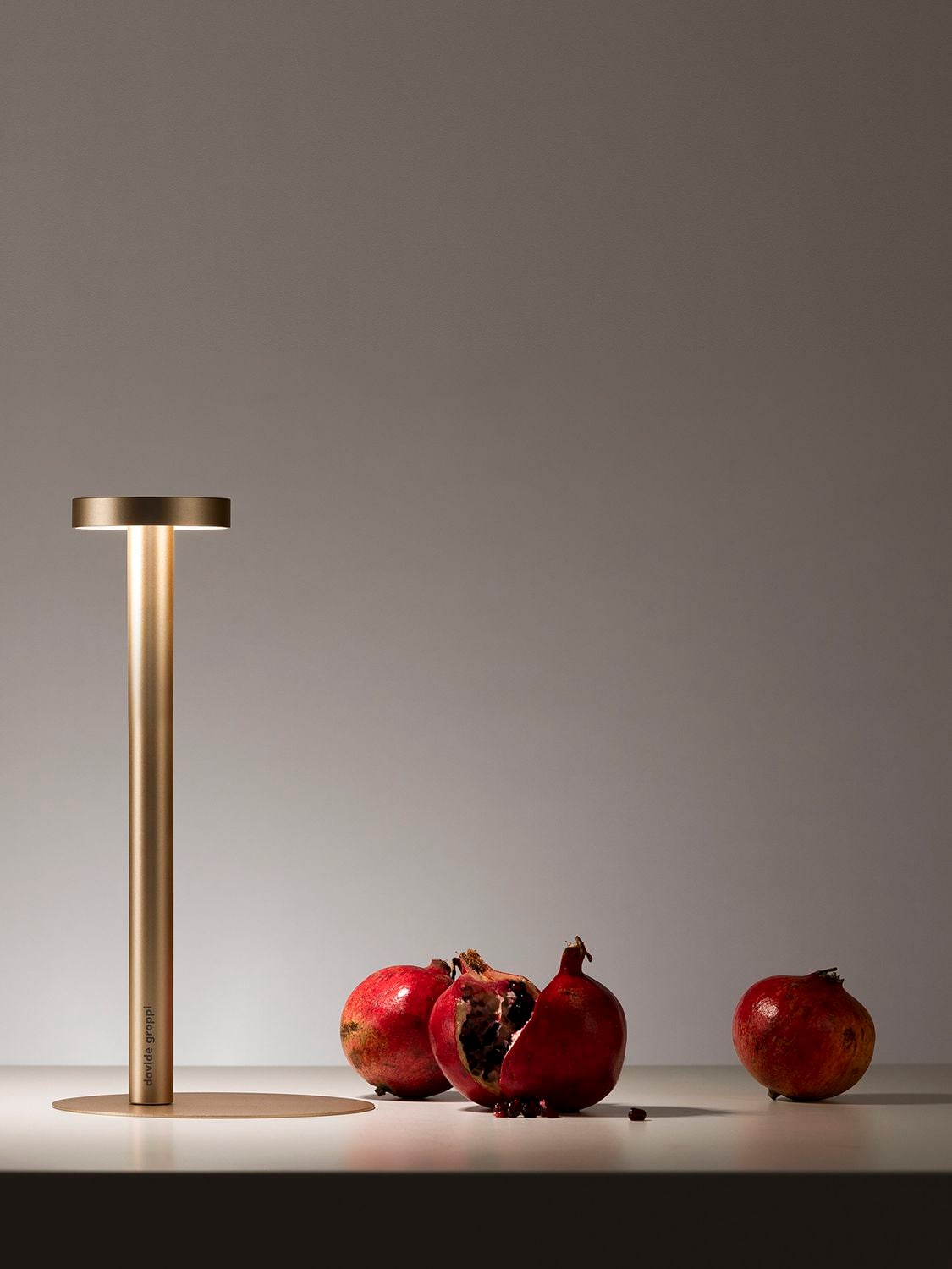 Image of Tetatet Matte Gold Table Lamp