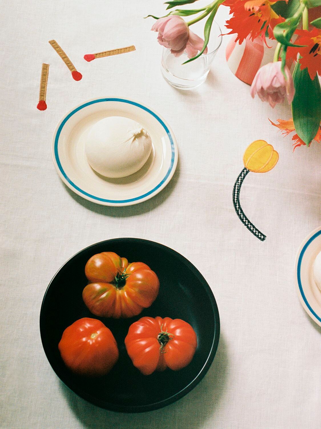 HAY SET OF 2 SOBREMESA PLATES 