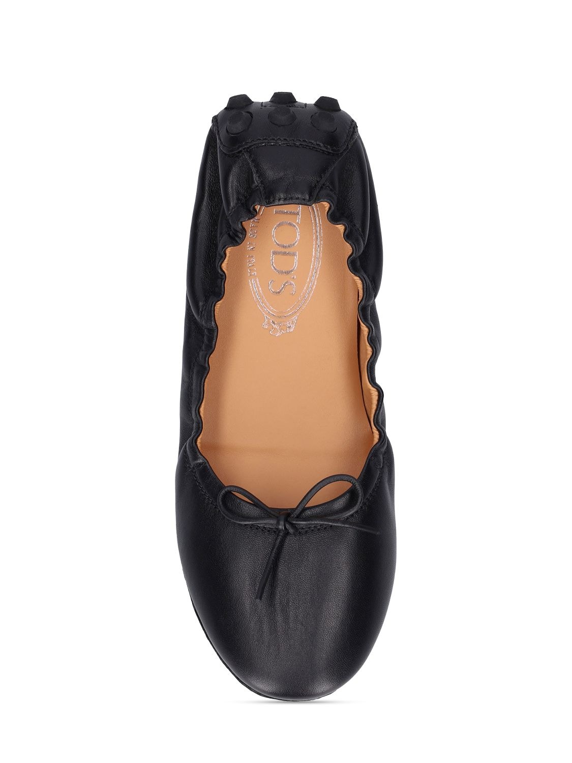 Shop Tod's 10mm Ballerina Des Gommini Leather Flats In Black