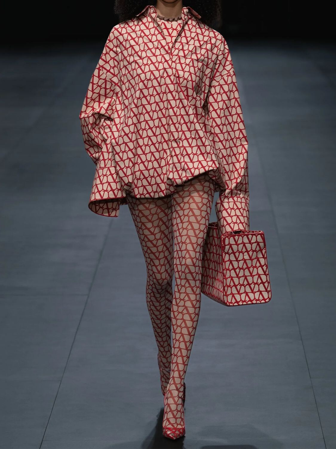 Valentino Toile Iconographe Oversize Silk Jacket In Sand,red