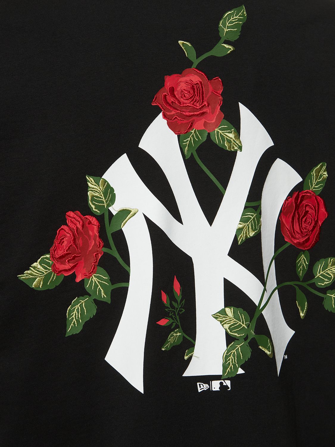 New Era Yankees Rose T-shirt In Black