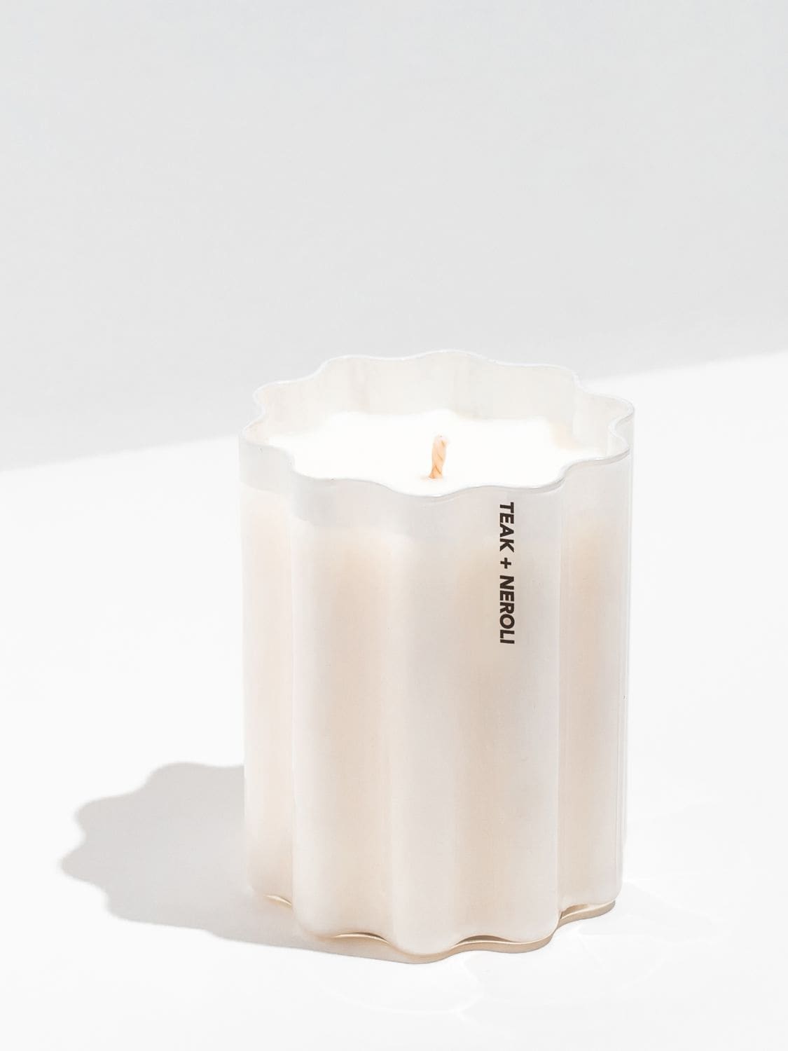 Fazeek Teak & Neroli Wave Candle In White