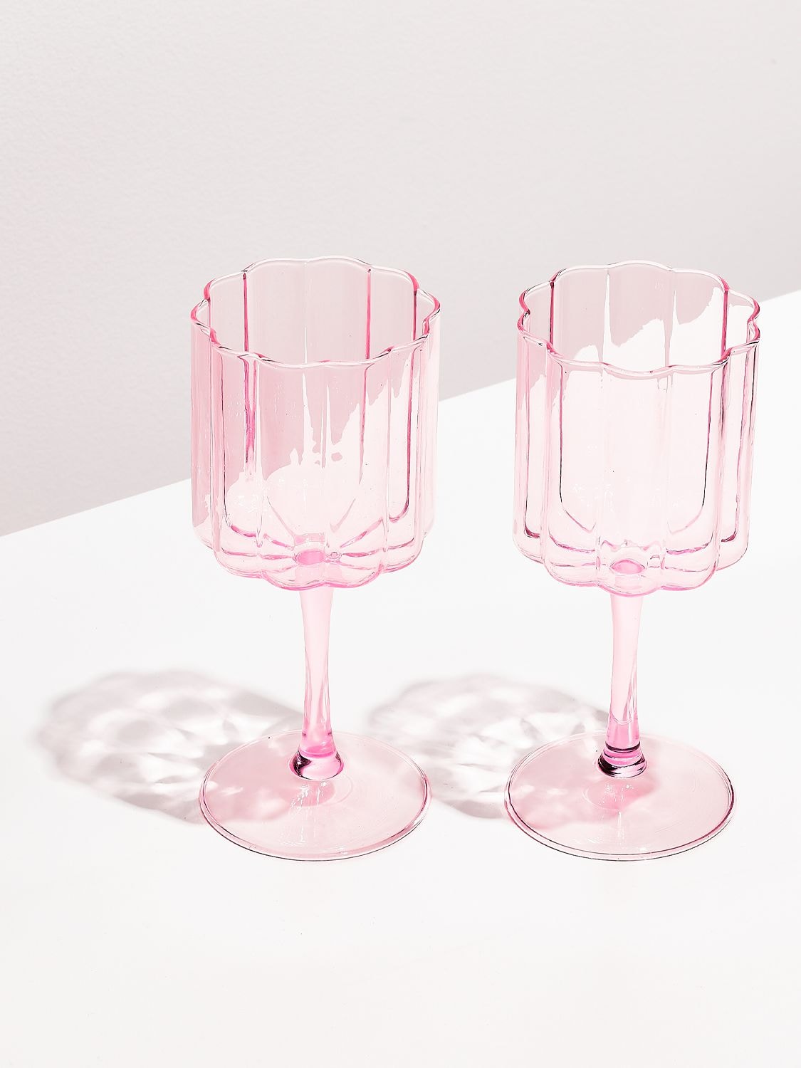 Shop Fazeek Set Of 2 Wave Wine Glasses In Pink