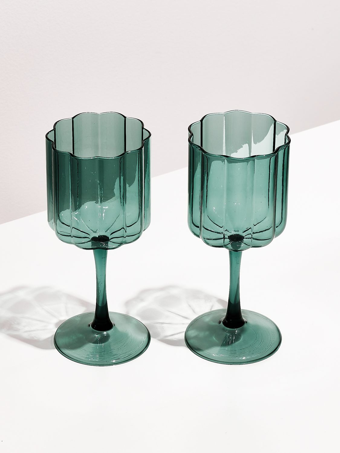 Fazeek Set Of 2 Wave Wine Glasses In Teal
