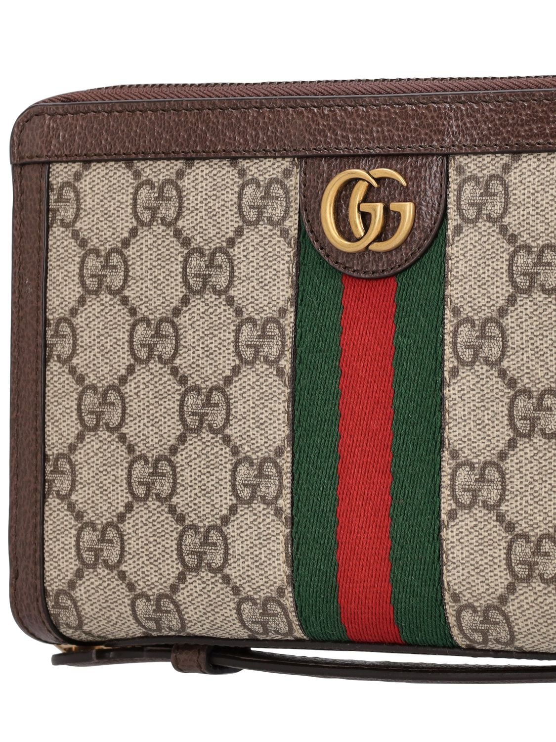 Shop Gucci Gg Supreme Canvas Passport Case In Beige,ebony