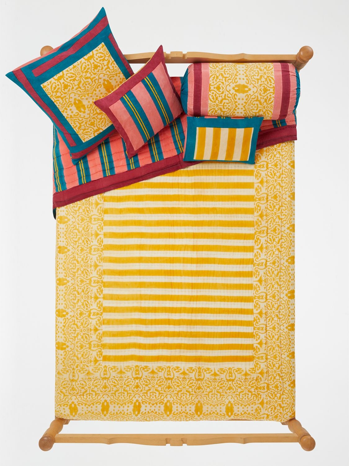 GOLD DAMASK DESIGN绗缝床罩