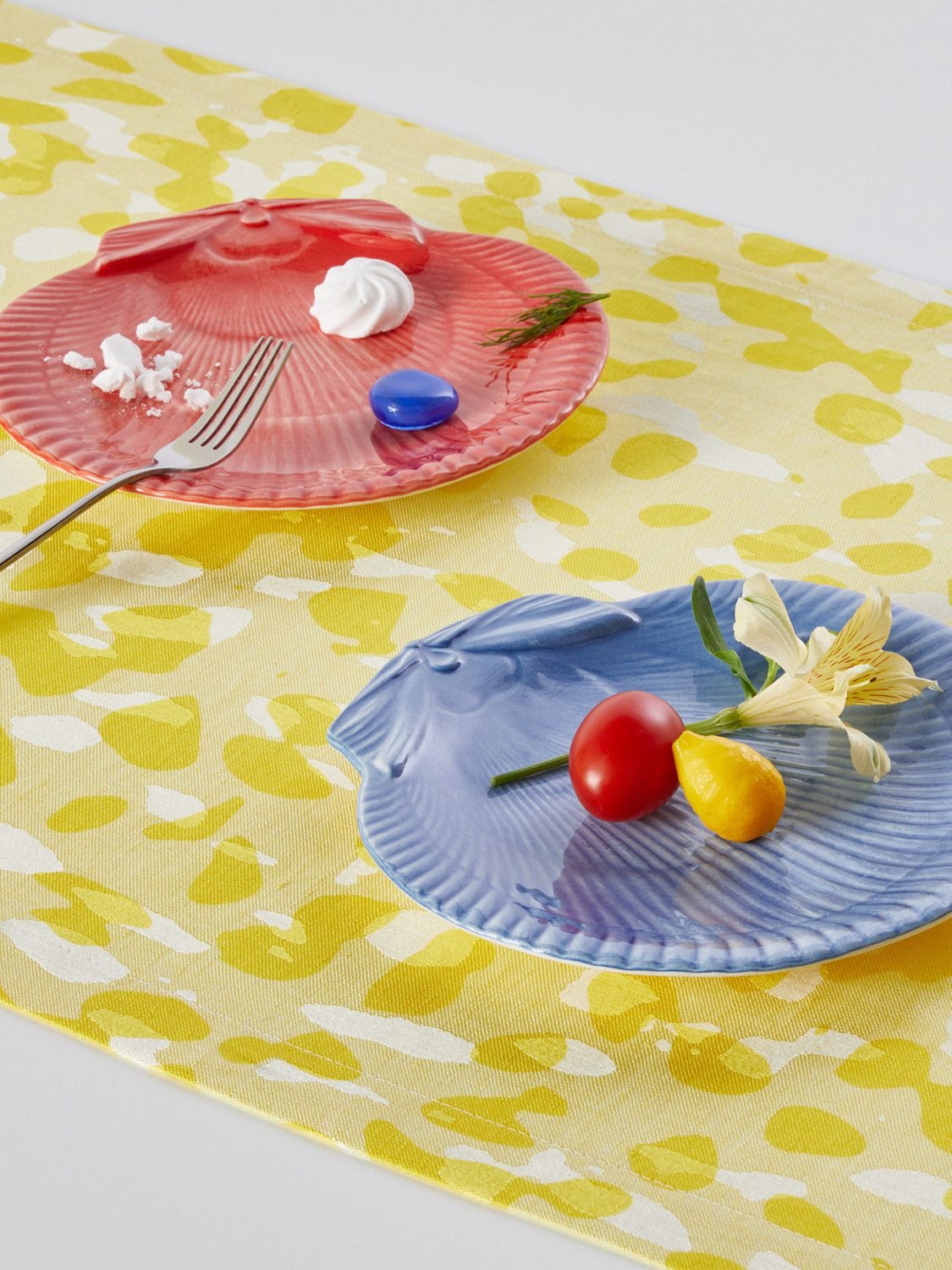 Shop Stories Of Italy Pineapple Table Runner In Yellow