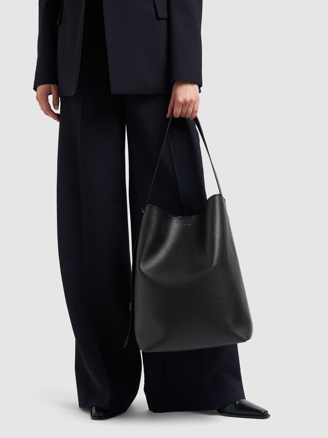 Shop Max Mara Archetipo1 Leather Tote Bag In Black