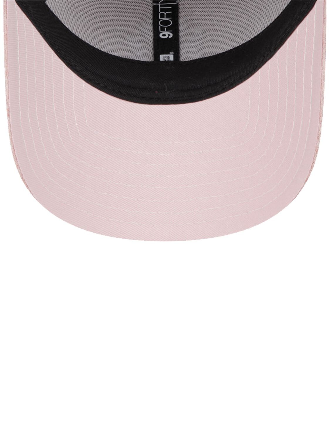 Shop New Era 9forty Ny Yankees Felt Cap In Pink,white