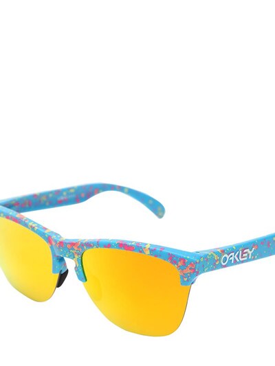 "FROGSKINS LITE"限量版太阳镜展示图