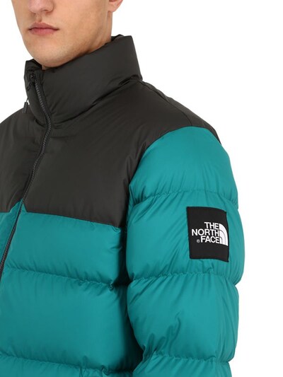 "1992 NUPTSE"印图羽绒夹克展示图