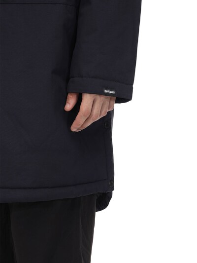 “RAINFOREST”涂层尼龙长款夹克展示图