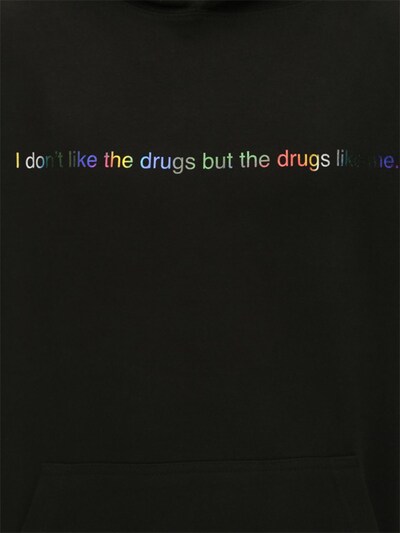 "I DON'T LIKE DRUGS BUT DRUGS LIKE"连帽卫衣展示图