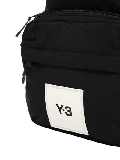 “Y-3 TECHLITE TWEAK”双肩包展示图