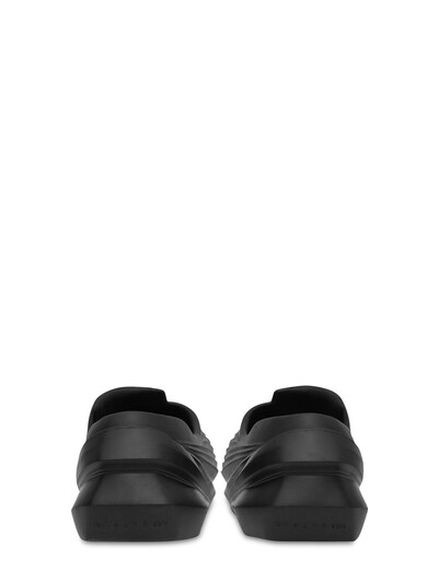 一脚蹬科技织物低帮运动鞋展示图