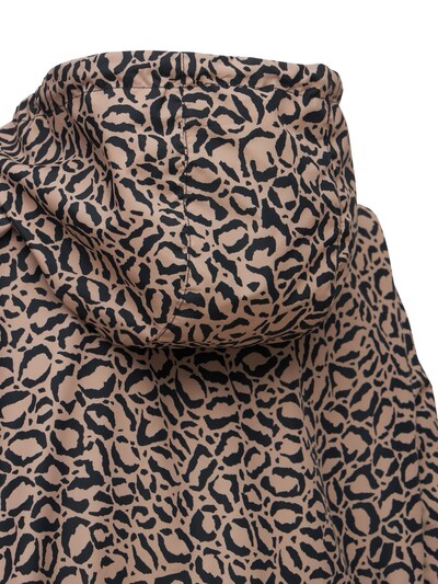 LILA豹纹印花科技织物夹克展示图