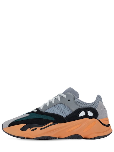YEEZY BOOST 700运动鞋展示图